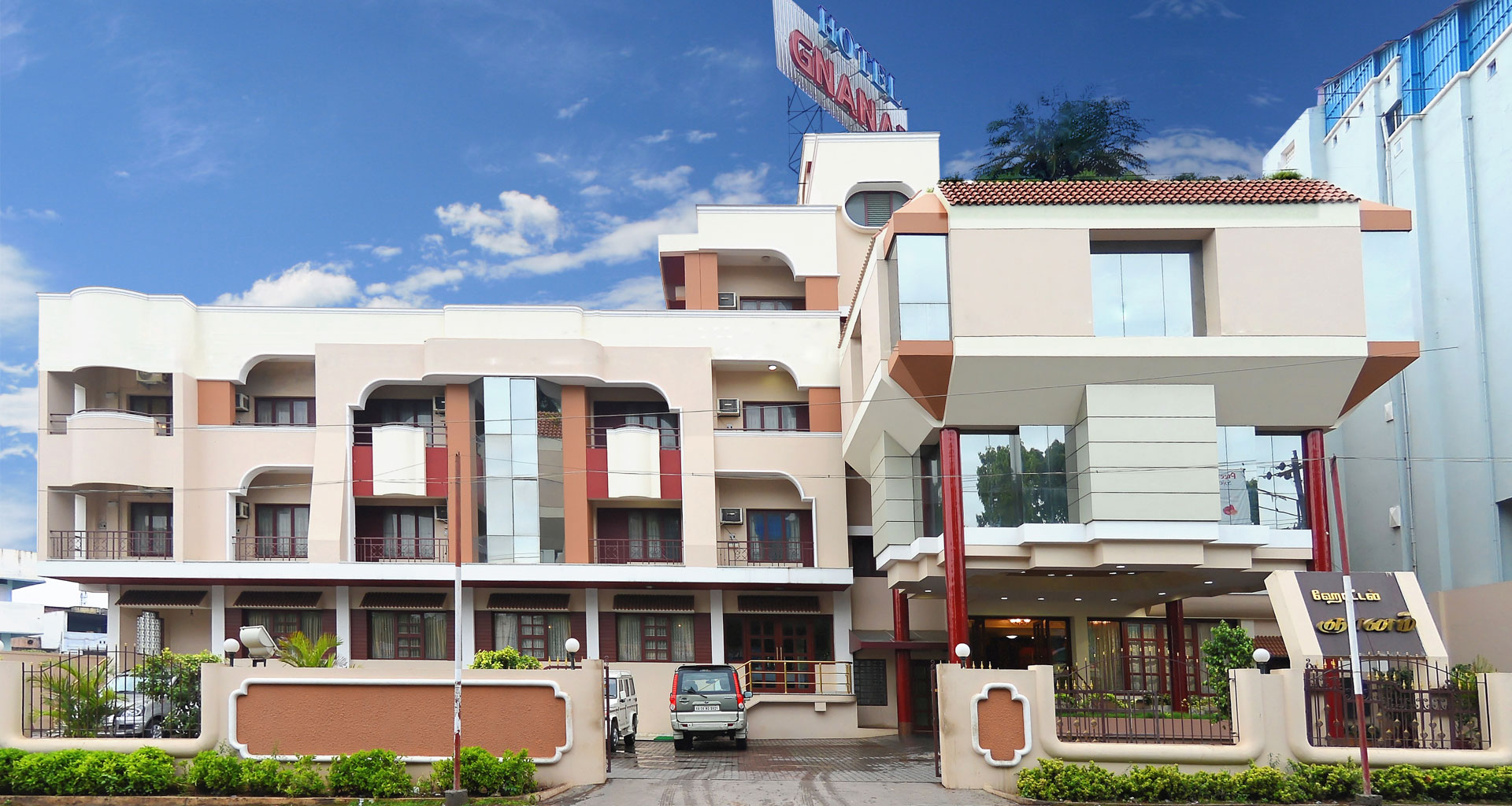 hotels-in-htnajavur